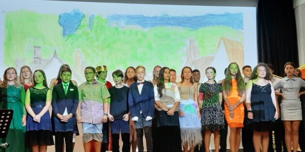 Wochenlange Proben bescherten auch der Klasse 6e des Lessing-Gymnasiums ein tolles Bühnenerlebnis. Foto: LGL