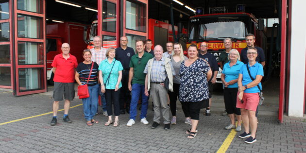 Die SPD-Sommertour führte die Parteimitglieder bei der vierten Etappe zur Freiwilligen Feuerwehr Lampertheim. Foto: Nadine Schütz