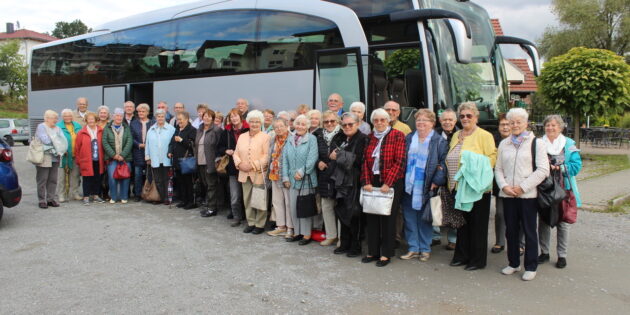 Freuten sich über den schönen Ausflug: Die Seniorinnen und Senioren aus Biblis. Foto: oh