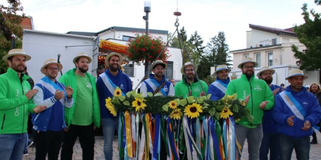 Die Bäschdädder Kerb war do – aber mit Regen und Sonnenschein