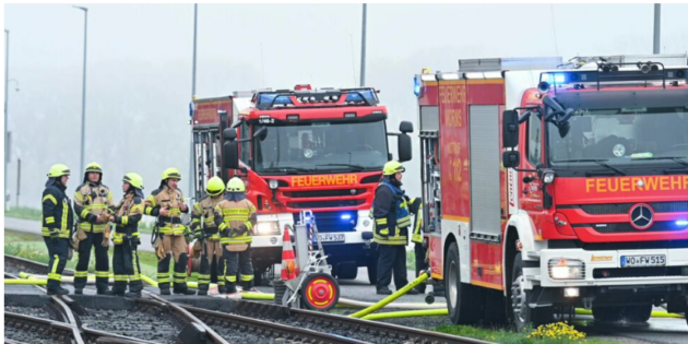 Groß angelegte Übungen wie diese sind unerlässlich, um die Zusammenarbeit der beteiligten Einsatzkräfte effektiv und erfolgreich zu gestalten. Foto: Röhm GmbH