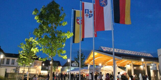 Als Maßnahme zur Energieeinsparung wird in Bürstadt die Straßenbeleuchtung in der Zeit von 22 bis 6 Uhr um 50 Prozent reduziert. Archivfoto: Hannelore Nowacki