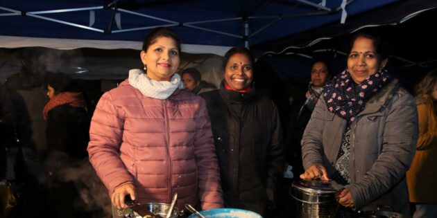 Dicht gedrängt beim Wintermarkt zum Auftakt von „Bürstadt im Advent“ 