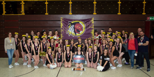 Die Cheerleader der Redskins - hier nach einem 1., 2. und 4. Platz bei den letzten Meisterschaften in der Weststadthalle - dürfen sich erneut auf eine Landesmeisterschaft vor der eigenen Haustür freuen. Foto: Dirk Wilhelm, Redskins