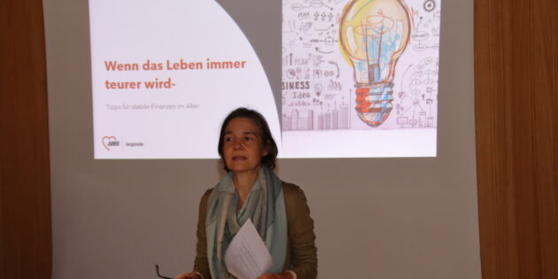 Christina Adler-Schäfer, die Psychosoziale Fachkraft auf dem Land und auch für Bürstadt zuständig, hatte die Idee zum innovativen Format des Info-Cafés. Foto: Hannelore Nowacki
