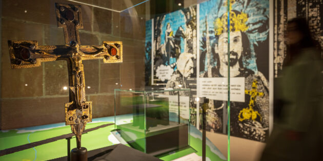 Die Sonderausstellung „Spiel um die Macht. Von Canossa nach Worms“ ist noch bis zum 30. Dezember im Museum der Stadt Worms im Andreasstift zu sehen. Foto: Bernward Bertram