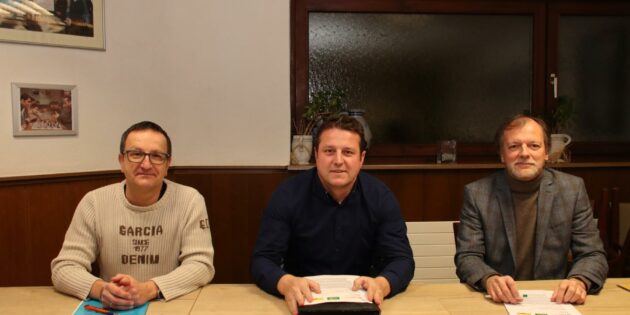 Die Fraktionsvorsitzenden (von links) Dr. Gernot Diehlmann (FDP), Alexander Scholl (CDU) und Stefan Nickel (Grüne) stellten die gemeinsamen Anträge vor und berichteten von einer guten Arbeitsatmosphäre. Foto: Hannelore Nowacki  