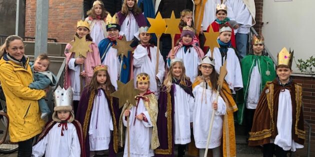 Sammelten für Kinder in Not: Die Sternsinger in Bobstadt. Foto: oh