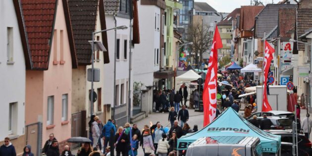 Der Frühjahrsmarkt in Bürstadt lockt Besucher aus nah und fern an – ein Ereignis zum entspannten Einkaufen mit Aktionen, Unterhaltung und Information. Archivfoto: Hannelore Nowacki