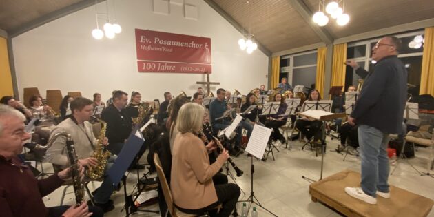 Der evangelische Posaunenchor Hofheim bereitete sich am Wochenende auf das anstehende Konzert vor. Foto: oh