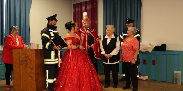 Auch das Stadtprinzenpaar stattete der AWO Lampertheim einen Besuch ab. Foto: oh