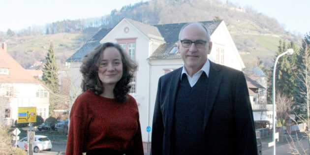 Theologiestudentin Valerie Voll im Gespräch mit Dekan Arno Kreh im Haus der Kirche in Heppenheim. Archivaufnahme: Berndt Biewendt
Theologiestudentin Valerie Voll im Gespräch mit Dekan Arno Kreh im Haus der Kirche in Heppenheim, Archivaufnahme: Berndt Biewendt