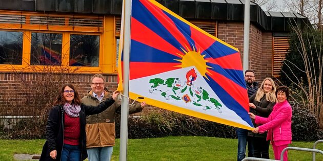 Auch die Stadt Bürstadt zeigt „Flagge für Tibet“. Foto: oh