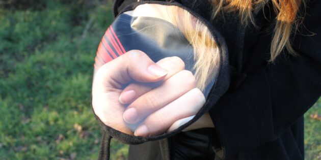 Eine Unikat-Tasche der Nibelungen Festspiele, die ab den 6. März erhältlich ist. Foto: Jana Kalotai