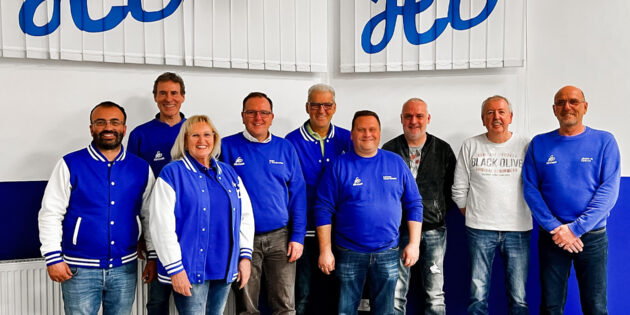 Der aktuelle Vorstand des HCV Bürstadt: Markus Gündling (2. Archivar), Patrick Brenner (Präsident), Monika Miehe (Schatzmeister), Frank Reichmann (Vorsitzender), Jürgen Gugumus (Standartenträger), Damiano Brucato (Vizepräsident), Christian Papst (Archivar), Gernot Becher (Schriftführer) und Jürgen Miehe (2. Standartenträger; v.l.). Foto: oh