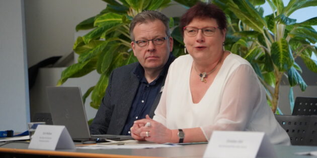 Zahlreiche Menschen sind daran beteiligt, das Projekt OloV im Kreis Bergstraße mit Leben zu füllen. Karin Weißhaar und Hermann Riebel sind seitens der Kreisverwaltung die regionalen Koordinierenden. Foto: oh
