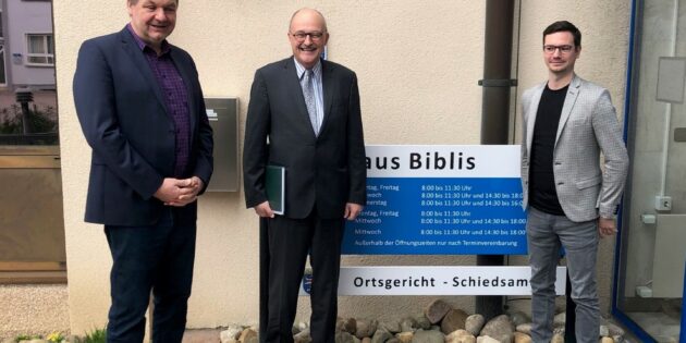 Tauschten sich aus: Bürgermeister Volker Scheib, Dr. Michael Meister und Christopher Wetzel (v.l.). Foto: oh
