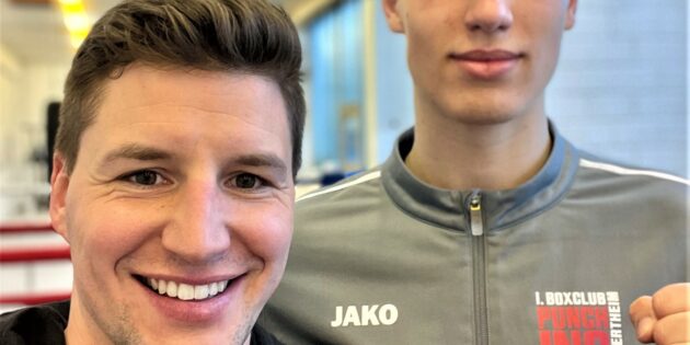 Nach der Rückkehr von der DM: Danil Lobanov (rechts), hier mit „Punching“-Trainer Alexander Klotz. Foto: oh