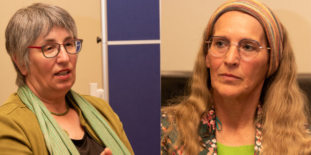 Sabine Allmenröder (l.), Referentin des Evangelischen Dekanats Bergstraße, und Sabine Hagen (r.), Regionale Diakonie Bergstraße, informierten bei einer Veranstaltung von Kirche und Diakonie am Montagabend in der Stephanusgemeinde Bensheim über das Angebot der „Allgemeinen Sozial- und Energiekostenberatung". Foto: Michael Ränker / Evang. Dekanat Bergstraße