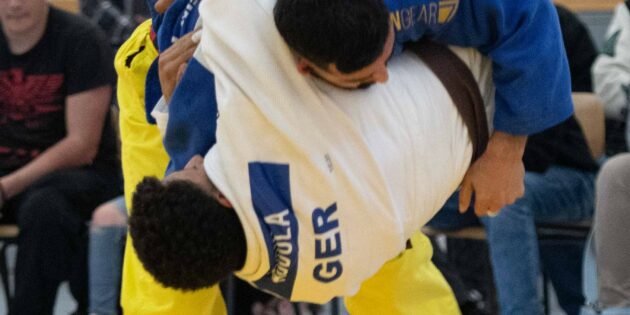 Hakob Latschinjan bei seinem gelungen Wurfansatz zum ganzen Punkt (Ippon). Foto: Stephan Müller