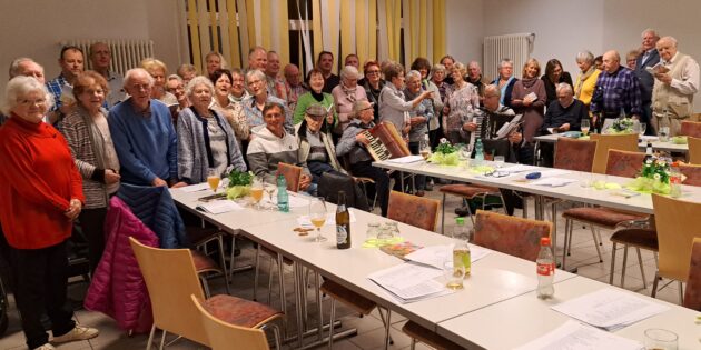 Das gemeinsame Singen stand beim FC-Quartett im Mittelpunkt. Foto: oh