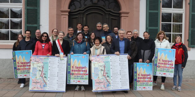 Die Organisatoren und Teilnehmer laden am 30. April zur beliebten Spargelwanderung ein. Foto: Benjamin Kloos