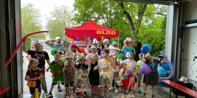 Bei der Saisoneröffnung der DLRG ging es bunt zu. Foto: oh
