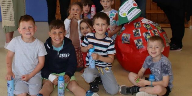 Viel erlebt und gelernt bei der Frage „Wie kommt der Apfel in die Kindertagesstätte?“