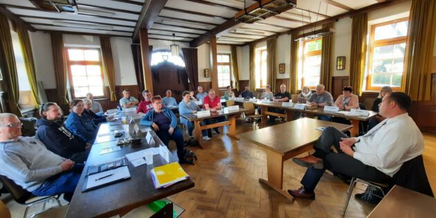 Was passiert nach dem Ableben mit dem Defibrillator? Diese und weitere Fragen standen bei der  DEFI-Selbsthilfegruppe im Mittelpunkt.  Foto: oh 
