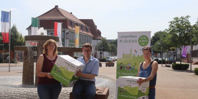 Familie wird in Lampertheim großgeschrieben – das zeigen vielfältige Aktionen, zu denen Susanne Camus, der Erste Stadtrat Marius Schmidt und Meike Steinert (v.l.) einladen. Foto: Benjamin Kloos