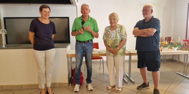 Walli Jung (2.v.r.) freut sich über die tolle Unterstützung seitens der Bürgerstiftung Lampertheim, vertreten durch Elzbieta Liermann, Erich Maier und Dieter Goll (v.l.). Foto: oh