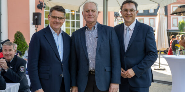 Auch Bruno Gündling, langjähriger Unterstützer und ehrenamtlicher Leiter des Heimatmuseums in Bürstadt (Mitte), war zum Ehrenamtsfest eingeladen. Foto: oh
