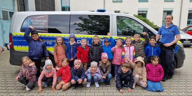 Die Vorschulkinder der Kita Pater Alfred Delp besuchten unter anderem die Polizei. Foto: oh