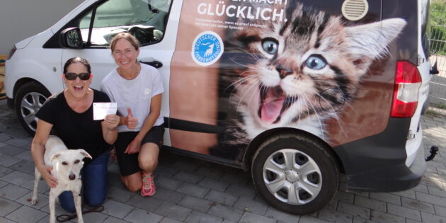 Strahlende Gesichter gab es bei der Scheckübergabe in Gernsheim. Foto: oh