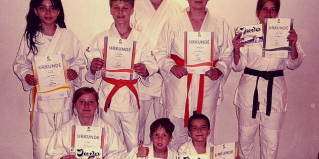Jasemin Kurt, Dominik Richter, Michal Stemplowski, Germaine Bufford, Tara Greis, GabrieTopic´Klein, Ömer Kurt und Trainer Aaron Hirsch.