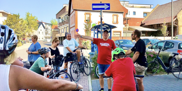 Viel zu erfahren gab es für Geschichtsinterressierte bei der historischen Radtour der SPD durch Bürstadt.  Foto: oh
