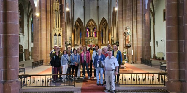 Interessante Informationen rund um das Thema Kirche und Wein erhielten die Bürstädter Teilnehmer bei ihrem Ausflug nach Worms. Foto: Claus Laut