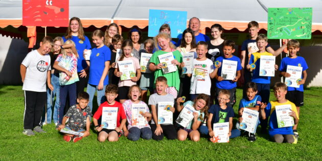 Mit Spaß bei der Sache! Alle Judokas wurden mit einer Urkunde, einem Sticker für den Judopass und einem Abzeichen für den Judogi belohnt.  Foto: Klemens Timm