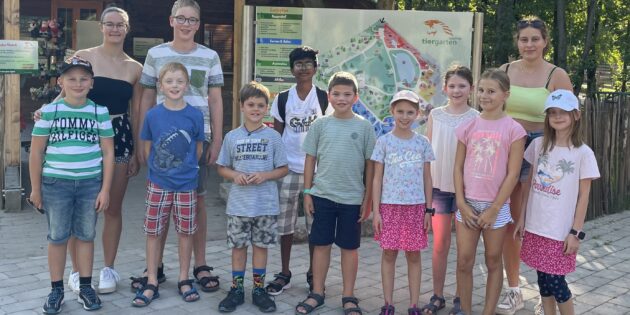 Die Delegation der SG Neptun fühlte sich auch an Land pudelwohl.  Foto: oh