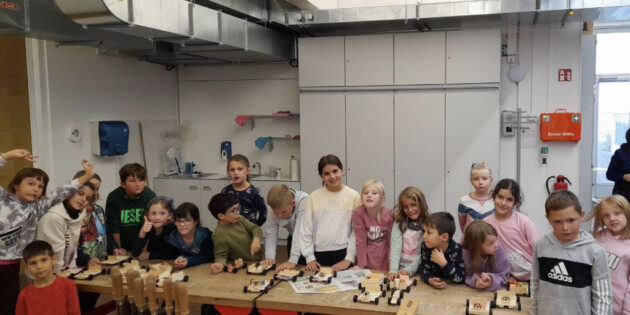 Technisches Verständnis war beim Museumsbesuch in Mannheim gefragt. Die Ferienspielkinder der Goetheschule hatten auch dort viel Spaß.  Foto: oh