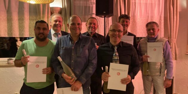 Die Meister-Mannschaft Herren 50 des TC Bürstadt wurde für ihre sportlichen Leistungen in der Runde geehrt.  Foto: oh