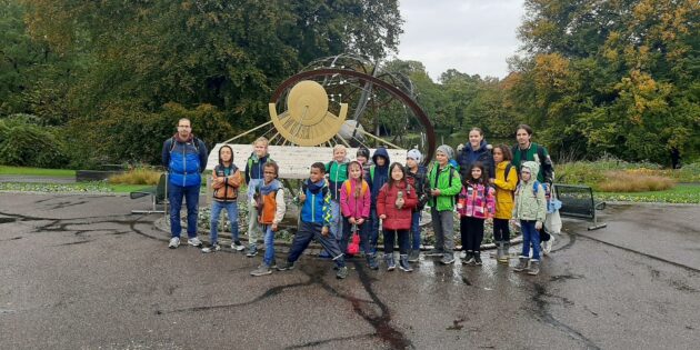 Die Kinder der Schiller- und Pestalozzischule Lampertheim besuchen den Zoo in Karlsruhe. Foto: oh
