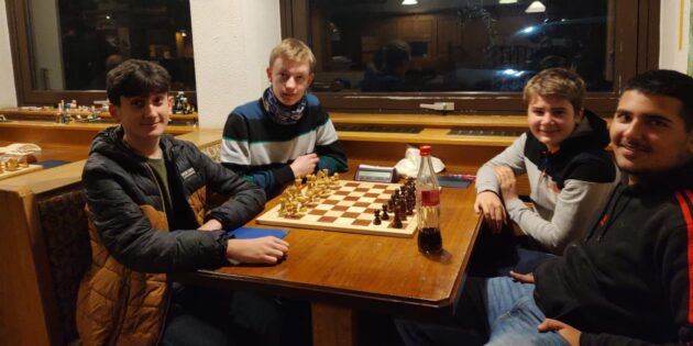Von links:  Yigit Cevikdal, Simon Schäfer, Tim Schneider und Umut Kizilarslan.  Foto: oh