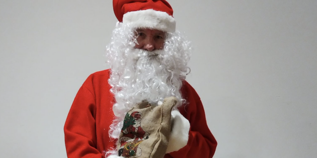Auch der Weihnachtsmann stattete der Turnabteilung des TV Hofheim einen Besuch ab.  Foto: oh