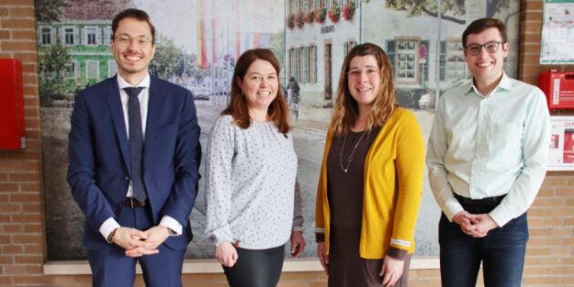 Unternehmen und zukünftige Auszubildende zusammenzubringen – das ist das Ziel beim ersten Azubi-Speed-Dating in Lampertheim am 26. April. Über den gelungenen Start freuen sich (von links): Dr. Marcel Walter, Petra Popp, Silke Reis und Marius Schmidt. Foto: Hannelore Nowacki