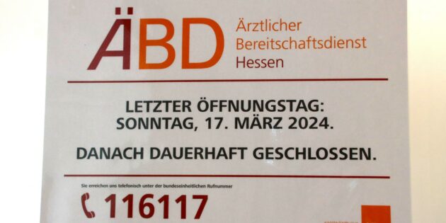 Dieser Aushang bereitet die Patienten auf die zukünftige Lage vor. Foto: Hannelore Nowacki