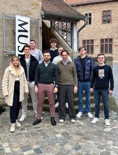Von links: Lisa-Marie Blumenschein, Phillipp Najaden, Sebastian Nase, Mehrad Mehrbakhskh, Johannes Straub, Jonas Brentano, Ole Wilkening, Lasse Wilkening, Berkay Salman.