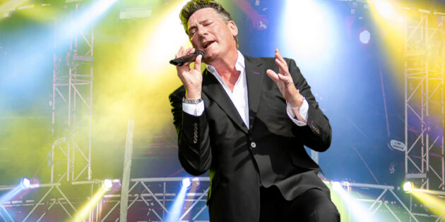 Tony Hadleys unverwechselbare Stimme ist über die Hitsingles „Gold“ und „True“ der Pop-Band Spandau Ballet. Foto: Martin Shaw