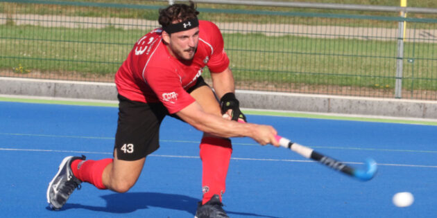 Per 7-Meter erzielte Janis Heyne das 1:0 für die TGW Hockey Herren. Foto: Felix Diehl